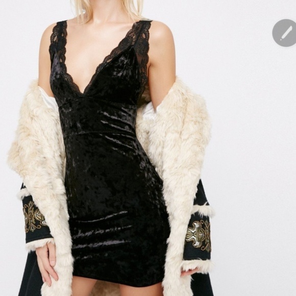 Free People Dresses & Skirts - 🍒NWT🍒 FREE PEOPLE ESSENTIALS VELVET DRESS